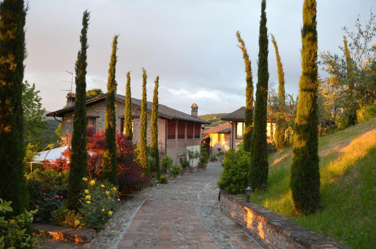 Gasthaus Cascina La Buca Castello di Serravalle Exterior foto