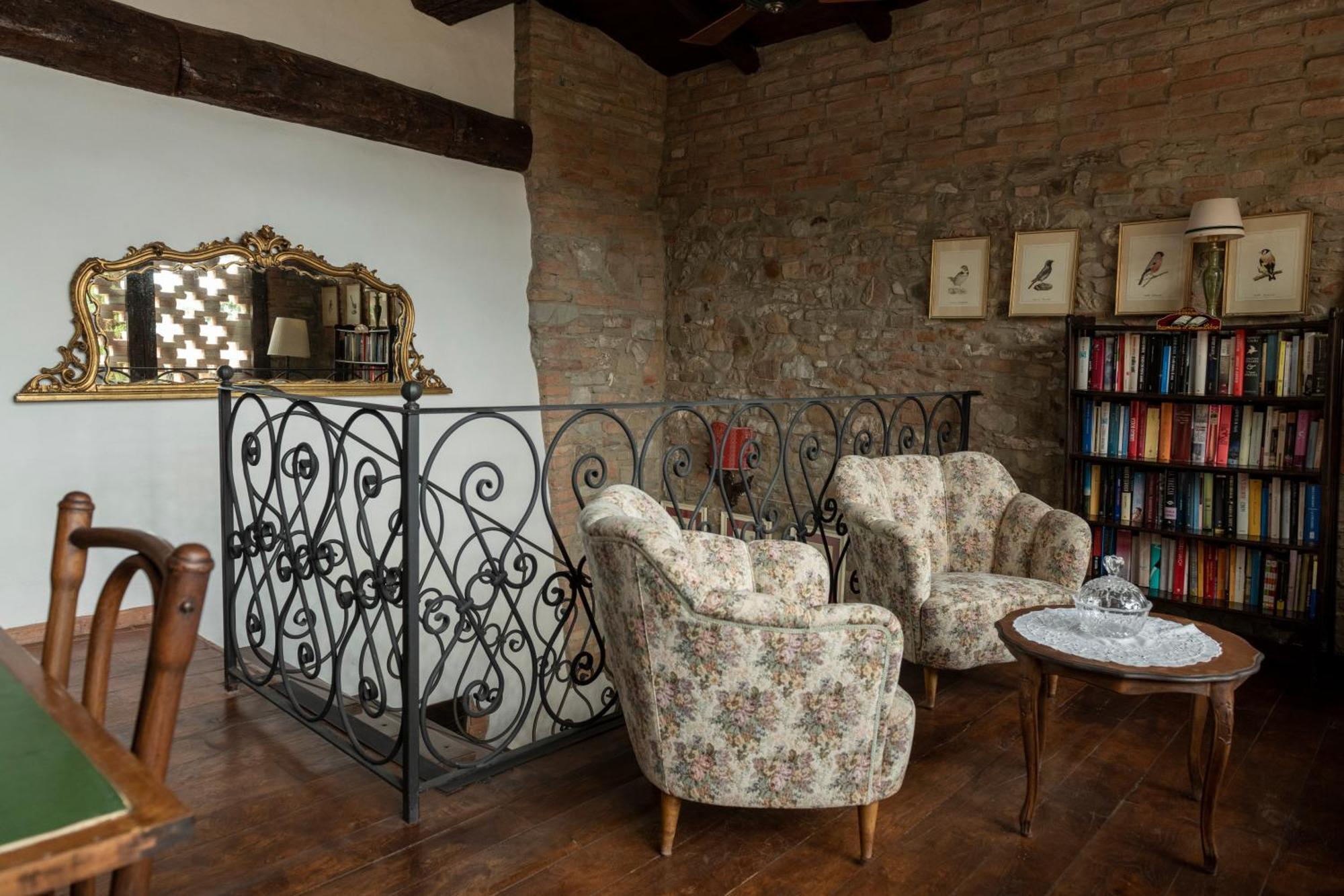 Gasthaus Cascina La Buca Castello di Serravalle Exterior foto