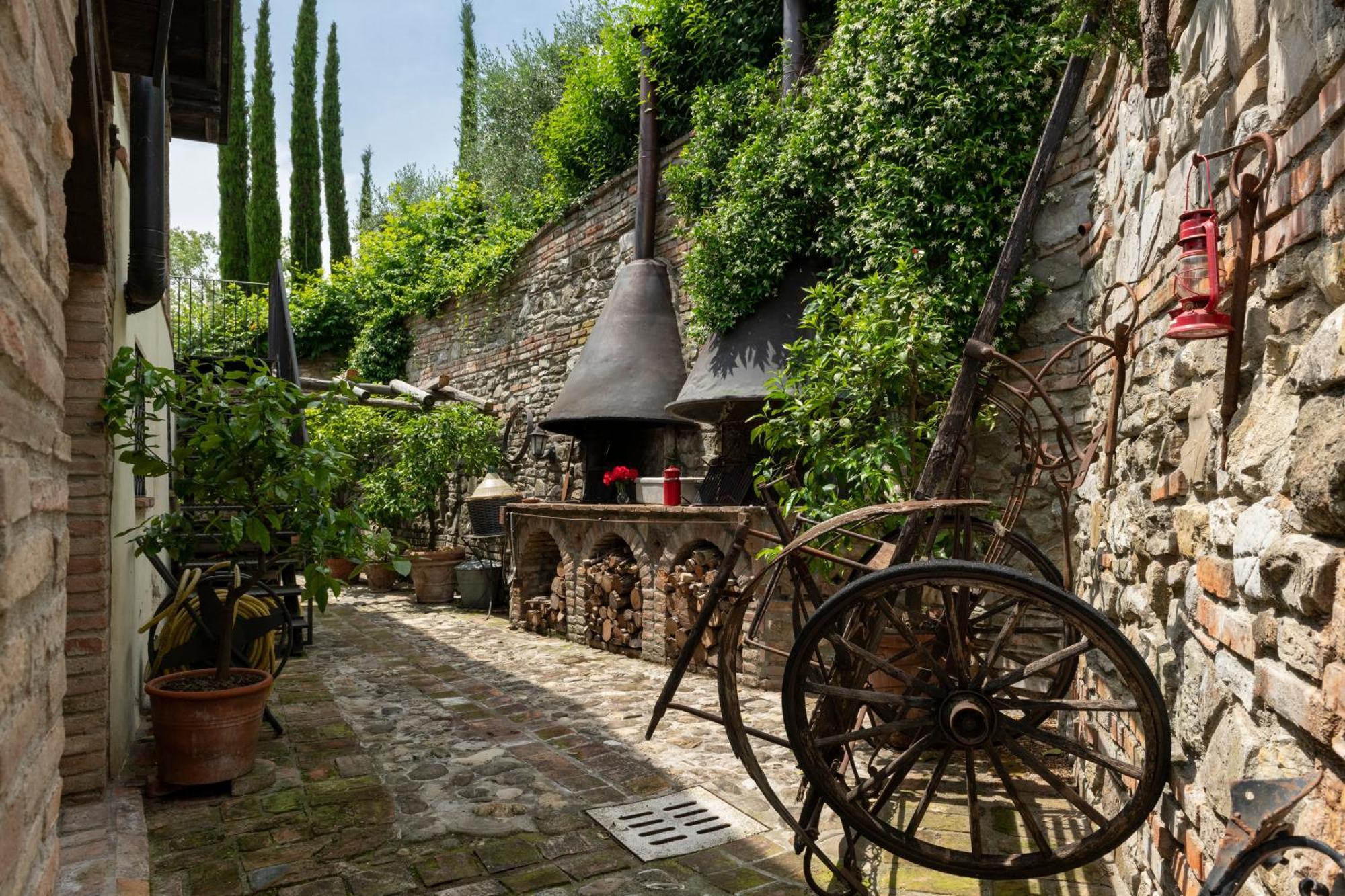 Gasthaus Cascina La Buca Castello di Serravalle Exterior foto